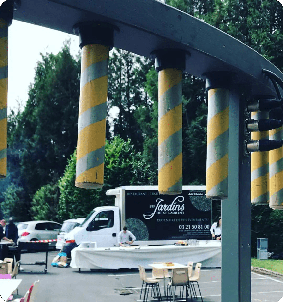 Participants jouant au jeu Reflex lors d'un événement de team building en plein air fourni par Extra EVENTS