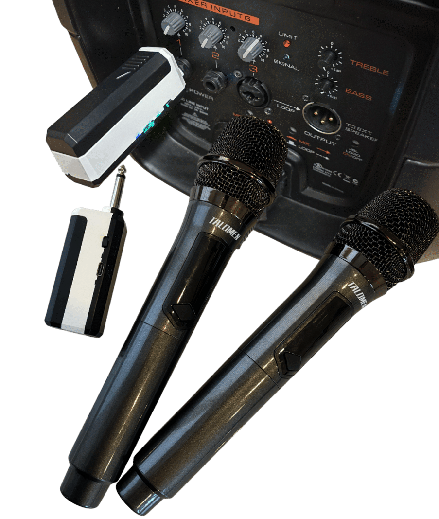 Deux microphones sans fil avec récepteur compact à brancher sur une enceinte.